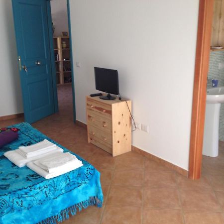 B&B La Gatta Bianca Oliveri Quarto foto